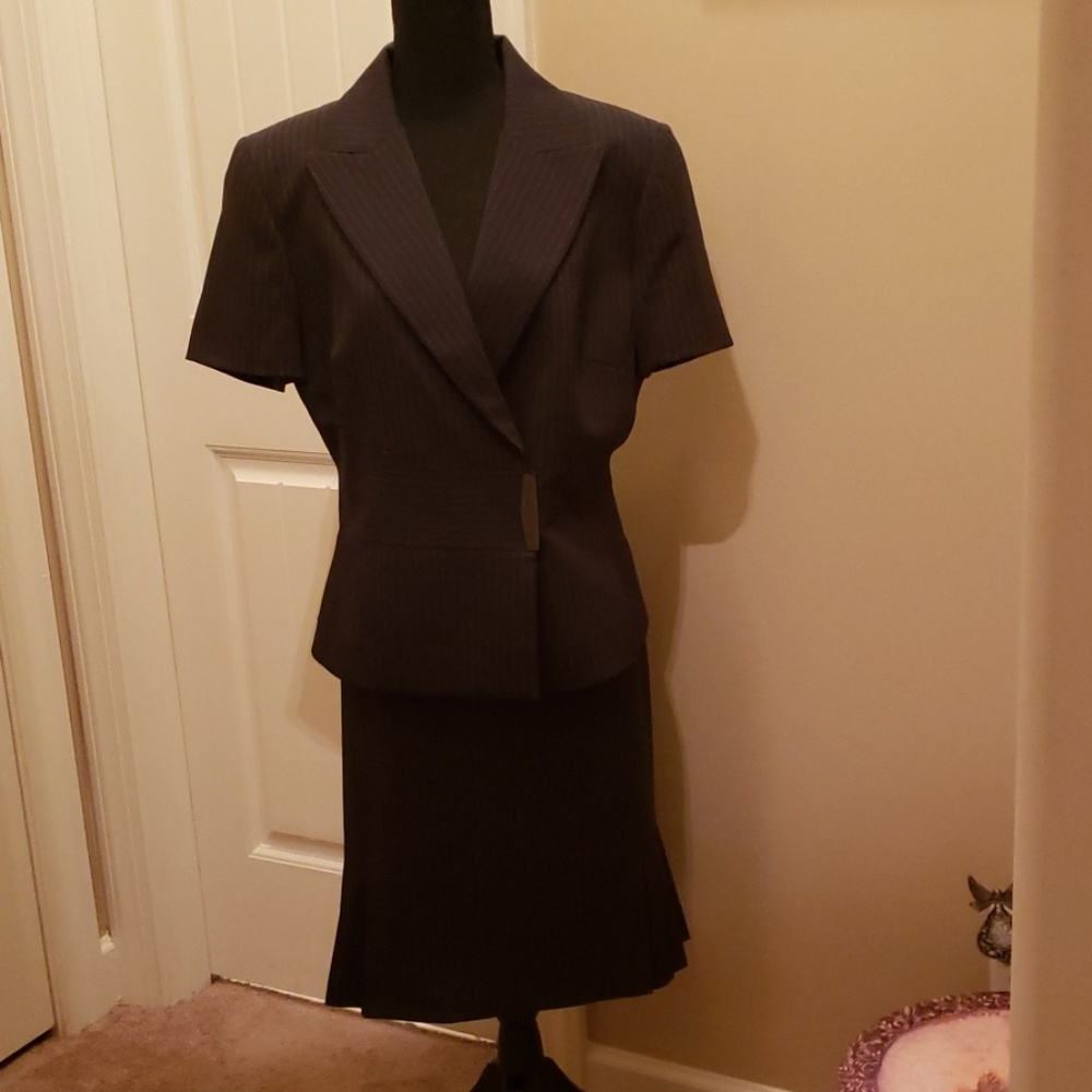 TAHARI Arthur Levine suit